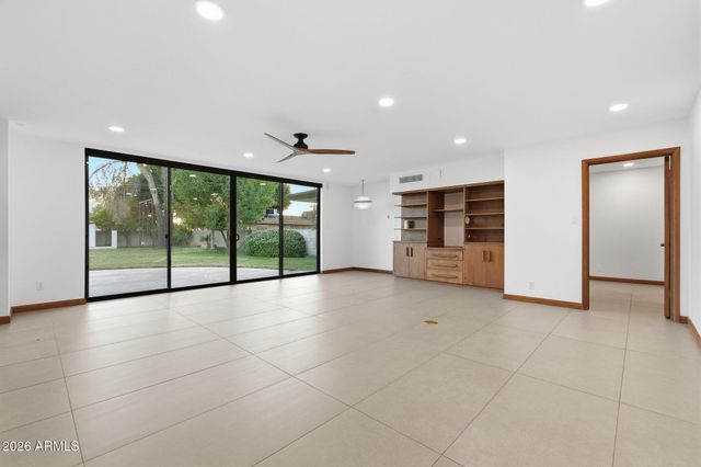 306 N FRASER Drive W, Mesa, AZ 85203
