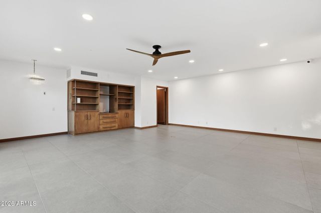 306 N FRASER Drive W, Mesa, AZ 85203