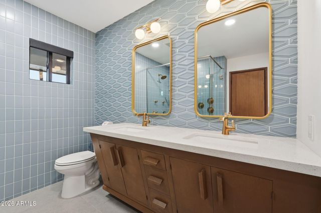 306 N FRASER Drive W, Mesa, AZ 85203