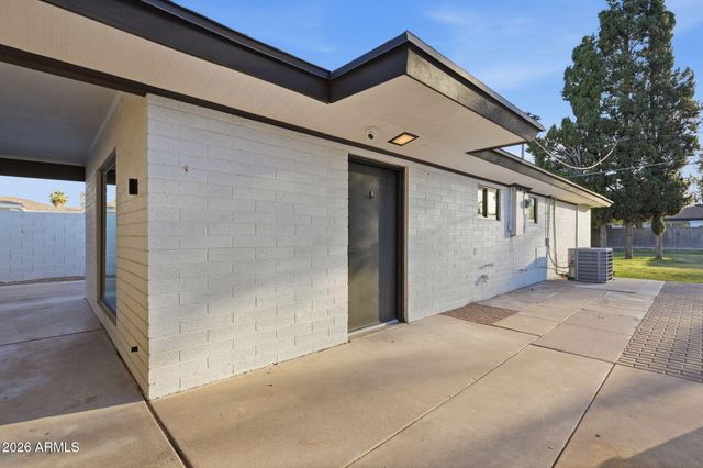 306 N FRASER Drive W, Mesa, AZ 85203