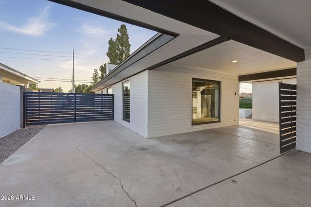 306 N FRASER Drive W, Mesa, AZ 85203