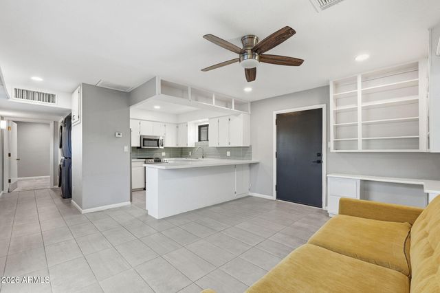 306 N FRASER Drive W, Mesa, AZ 85203