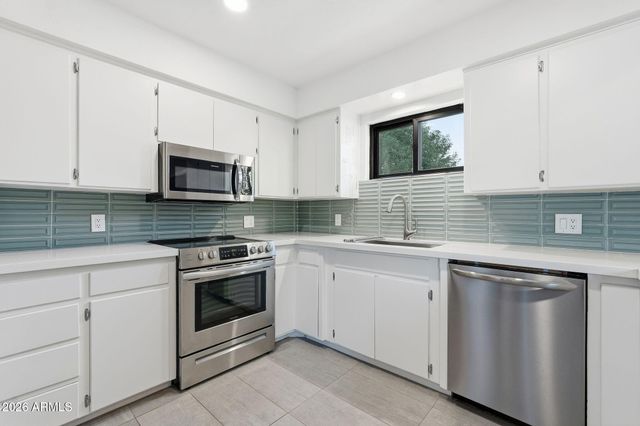306 N FRASER Drive W, Mesa, AZ 85203