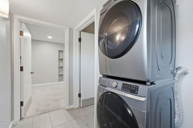 306 N FRASER Drive W, Mesa, AZ 85203