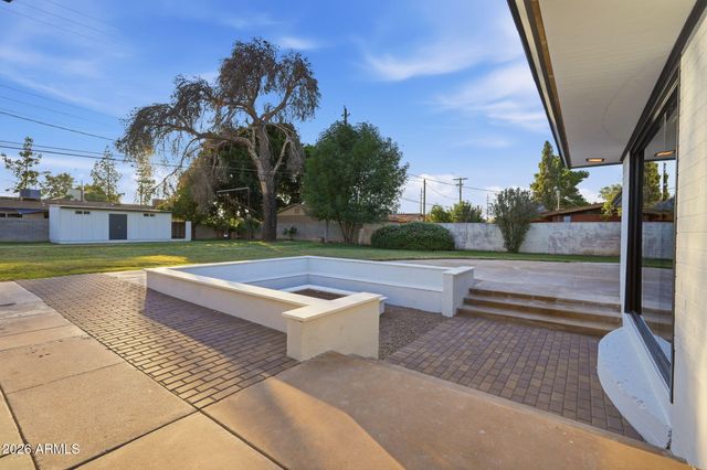 306 N FRASER Drive W, Mesa, AZ 85203