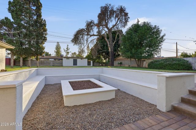 306 N FRASER Drive W, Mesa, AZ 85203