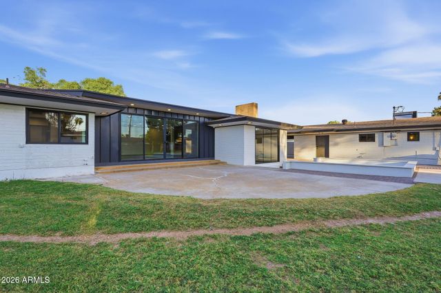 306 N FRASER Drive W, Mesa, AZ 85203
