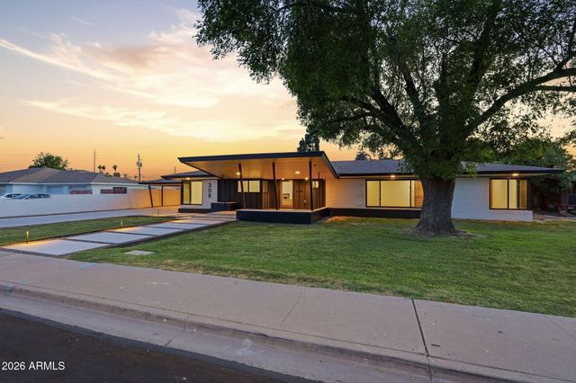 306 N FRASER Drive W, Mesa, AZ 85203