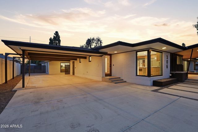 306 N FRASER Drive W, Mesa, AZ 85203