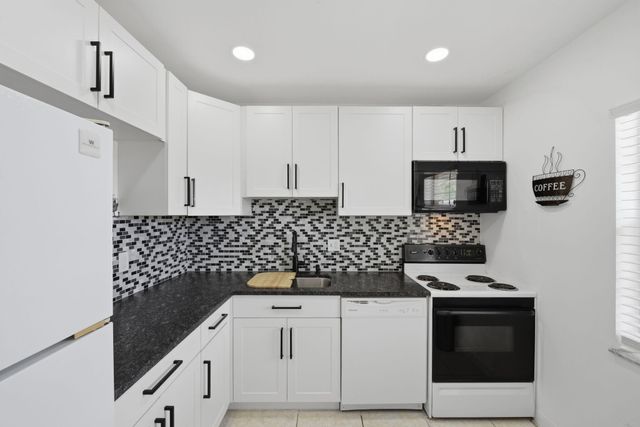 7505 NW 5th Place 203, Margate, FL 33063