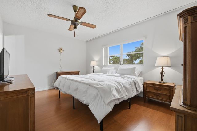 7505 NW 5th Place 203, Margate, FL 33063