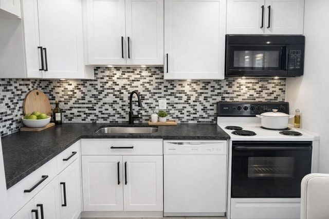 7505 NW 5th Place 203, Margate, FL 33063