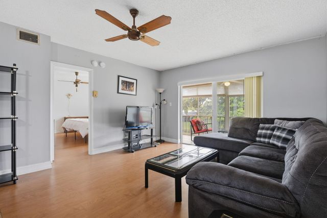 7505 NW 5th Place 203, Margate, FL 33063