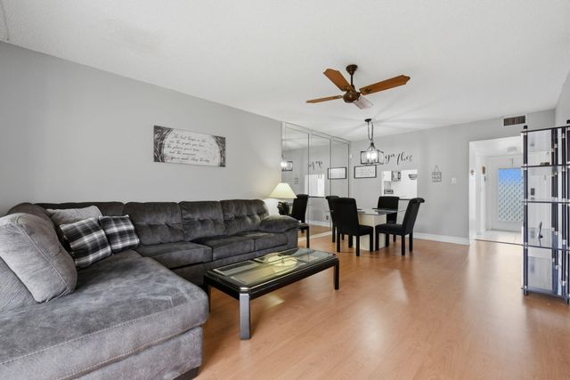 7505 NW 5th Place 203, Margate, FL 33063