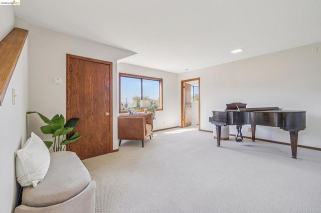6334 Kensington Avenue, Richmond, CA 94805