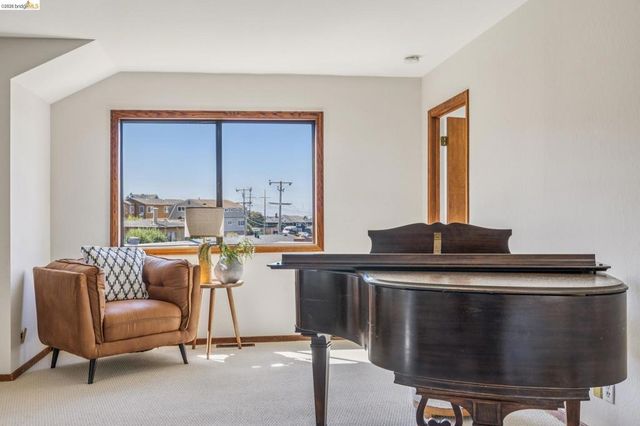 6334 Kensington Avenue, Richmond, CA 94805