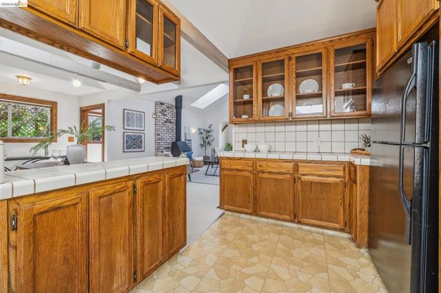 6334 Kensington Avenue, Richmond, CA 94805