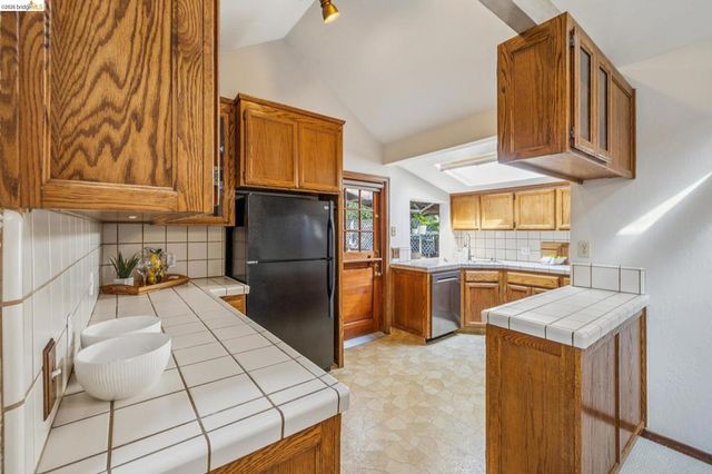 6334 Kensington Avenue, Richmond, CA 94805