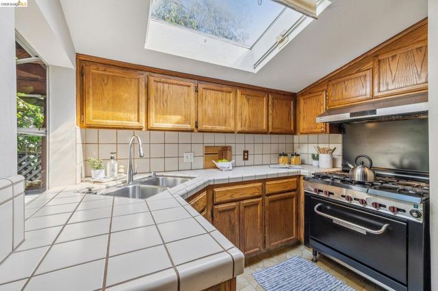 6334 Kensington Avenue, Richmond, CA 94805