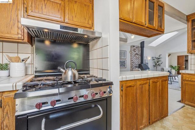 6334 Kensington Avenue, Richmond, CA 94805