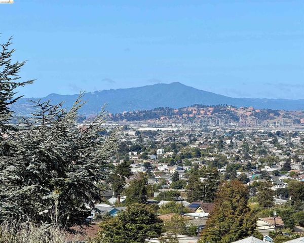 6334 Kensington Avenue, Richmond, CA 94805