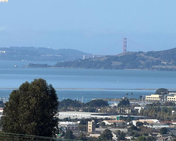 6334 Kensington Avenue, Richmond, CA 94805