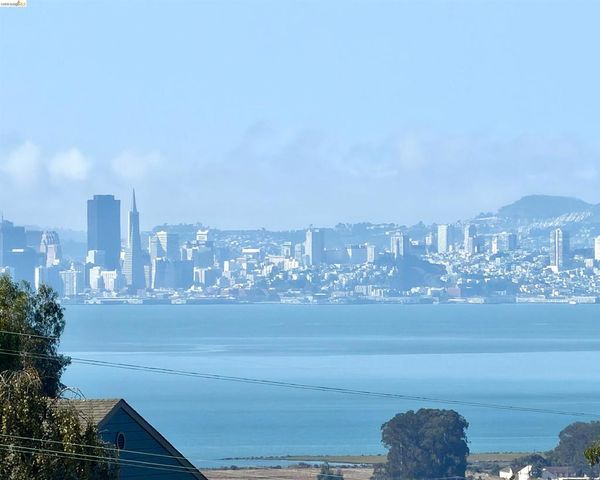 6334 Kensington Avenue, Richmond, CA 94805