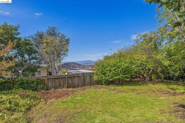6334 Kensington Avenue, Richmond, CA 94805
