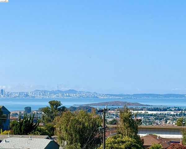 6334 Kensington Avenue, Richmond, CA 94805