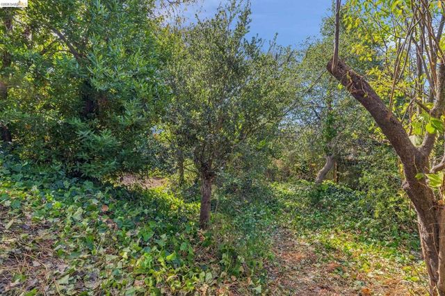 6334 Kensington Avenue, Richmond, CA 94805