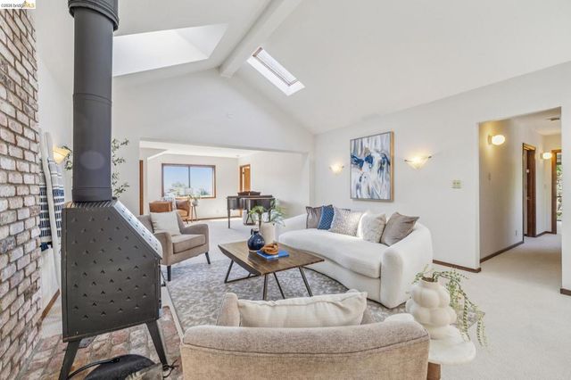 6334 Kensington Avenue, Richmond, CA 94805