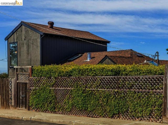 6334 Kensington Avenue, Richmond, CA 94805