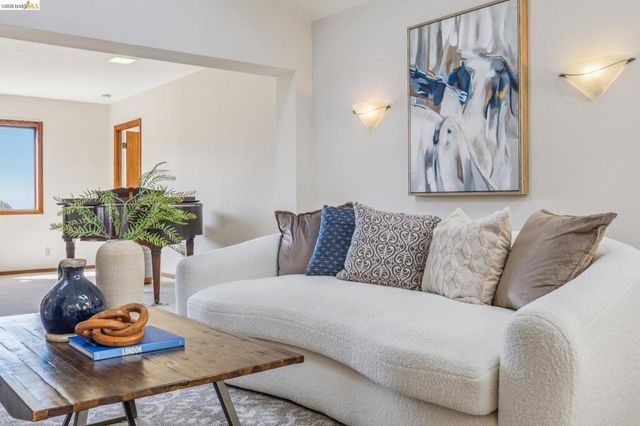 6334 Kensington Avenue, Richmond, CA 94805