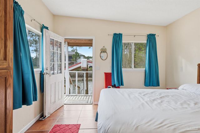 2651 San Clemente Dr, Milton, FL 32583