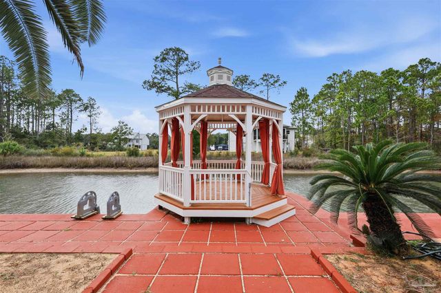 2651 San Clemente Dr, Milton, FL 32583