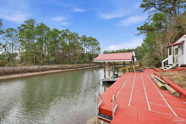 2651 San Clemente Dr, Milton, FL 32583