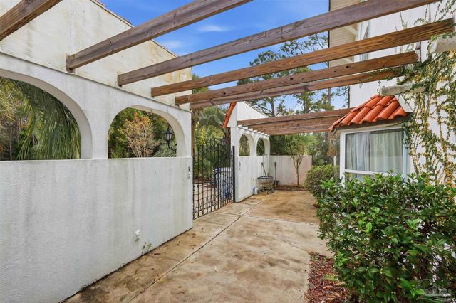 2651 San Clemente Dr, Milton, FL 32583