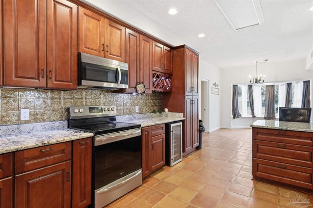 2651 San Clemente Dr, Milton, FL 32583