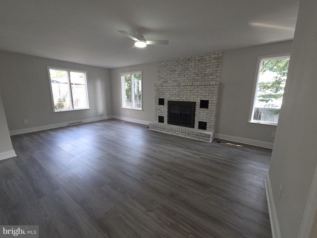 412 FOREST DR, Wilmington, DE 19804