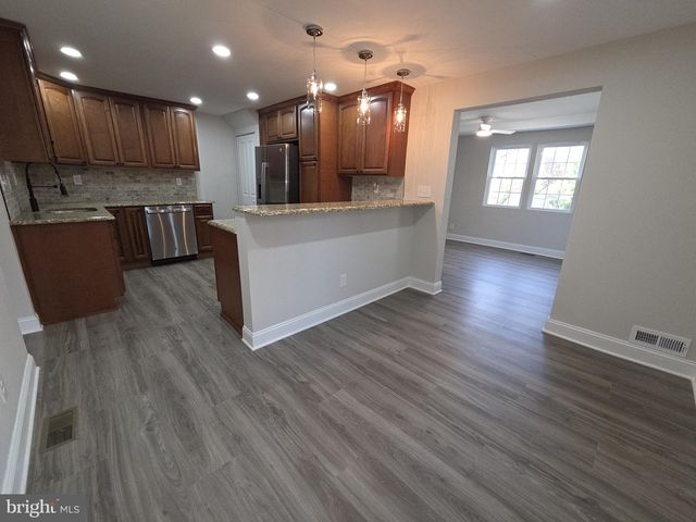 412 FOREST DR, Wilmington, DE 19804