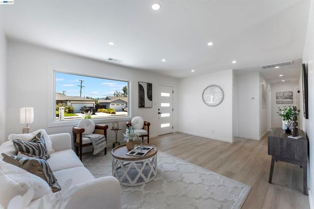 7832 Gardella Dr, Dublin, CA 94568