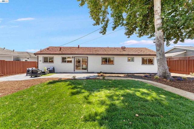 7832 Gardella Dr, Dublin, CA 94568
