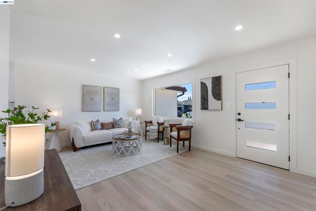 7832 Gardella Dr, Dublin, CA 94568