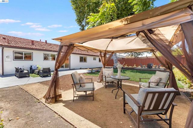 7832 Gardella Dr, Dublin, CA 94568