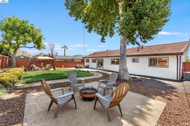 7832 Gardella Dr, Dublin, CA 94568