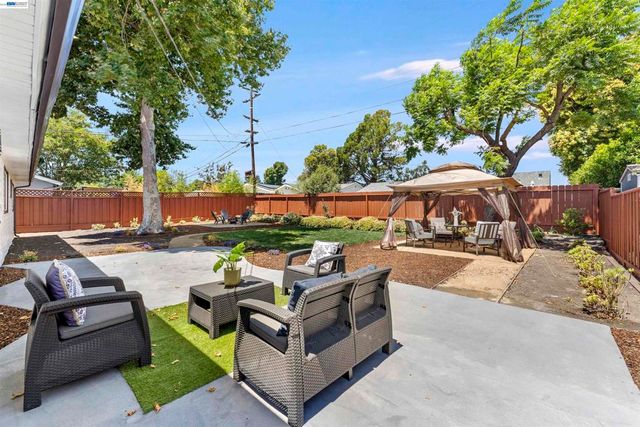 7832 Gardella Dr, Dublin, CA 94568