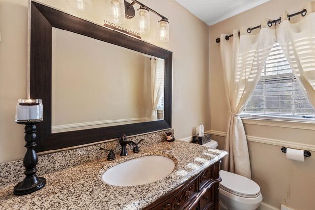 2888 FARINDON CV, Germantown, TN 38138