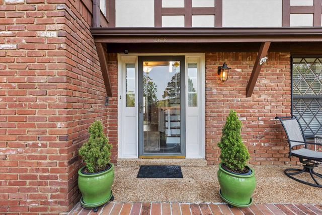 2888 FARINDON CV, Germantown, TN 38138