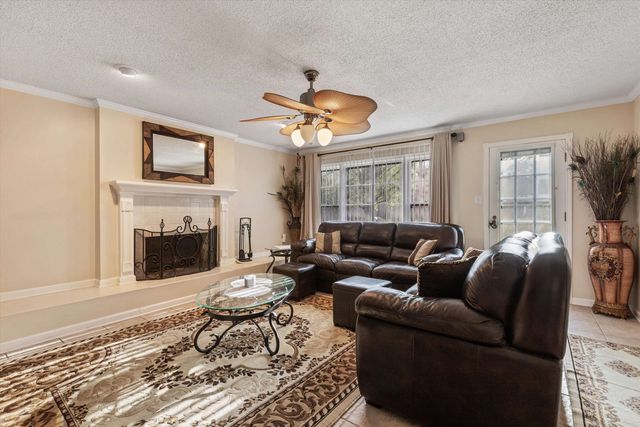 2888 FARINDON CV, Germantown, TN 38138