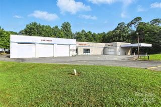 2931 N Center Street, Hickory, NC 28601